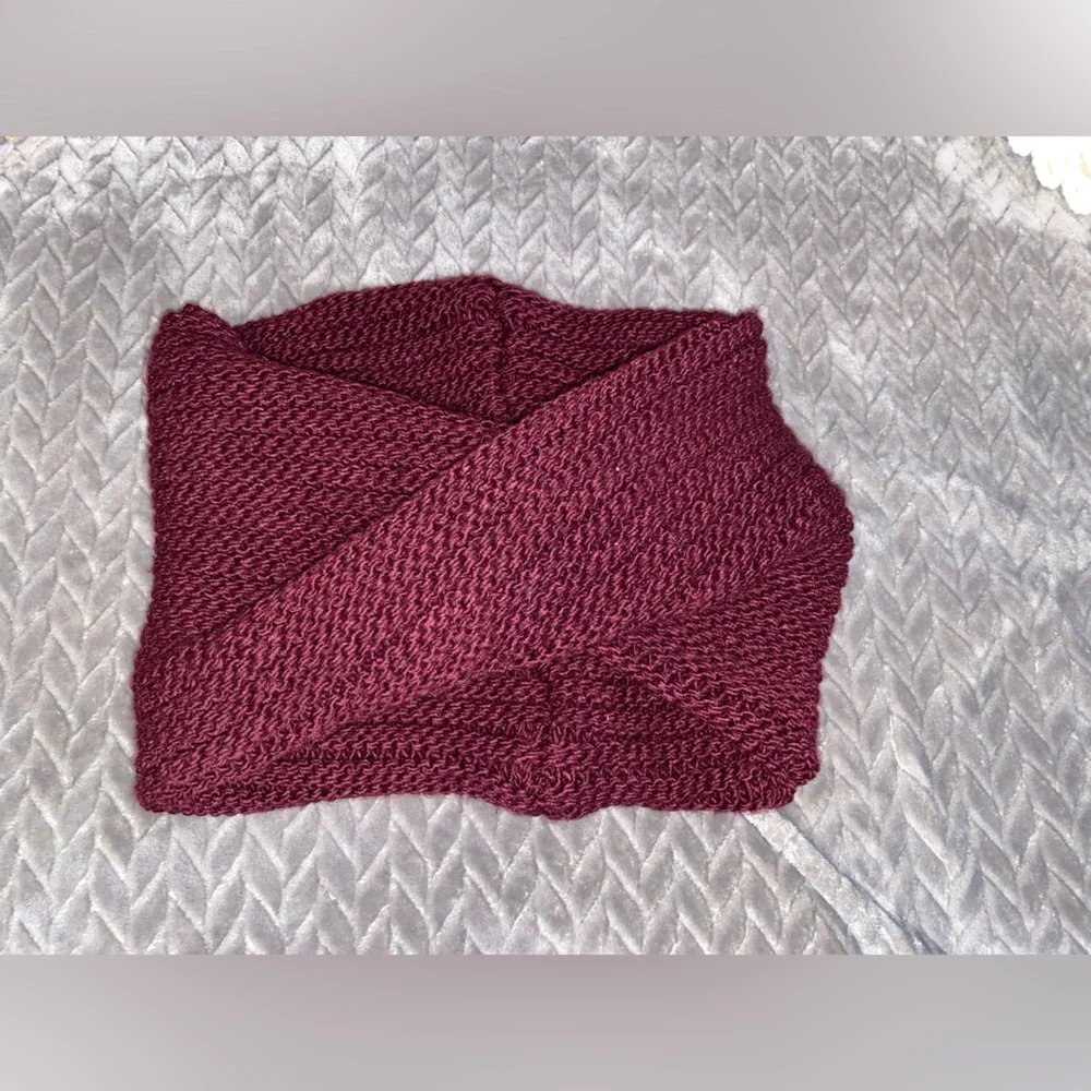 ALDO Infinity Scarf - Picture 3 of 4